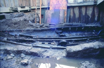 Bronze Age boat, Dover, under excavation   © Kent County Council