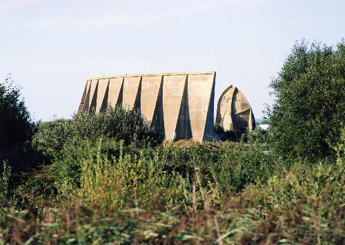 Sound mirror at Lydd from behind   © Kent County Council